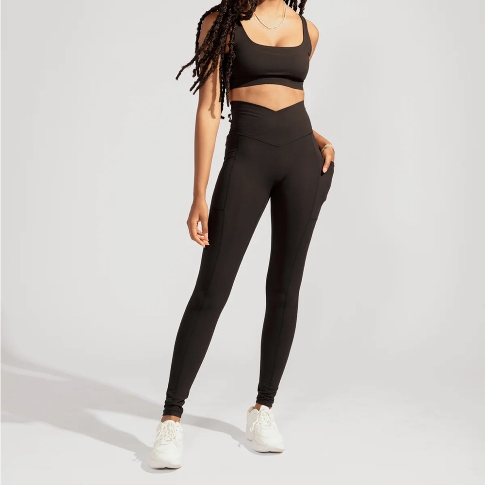 Pop flex crisscross hourglass leggings with pockets